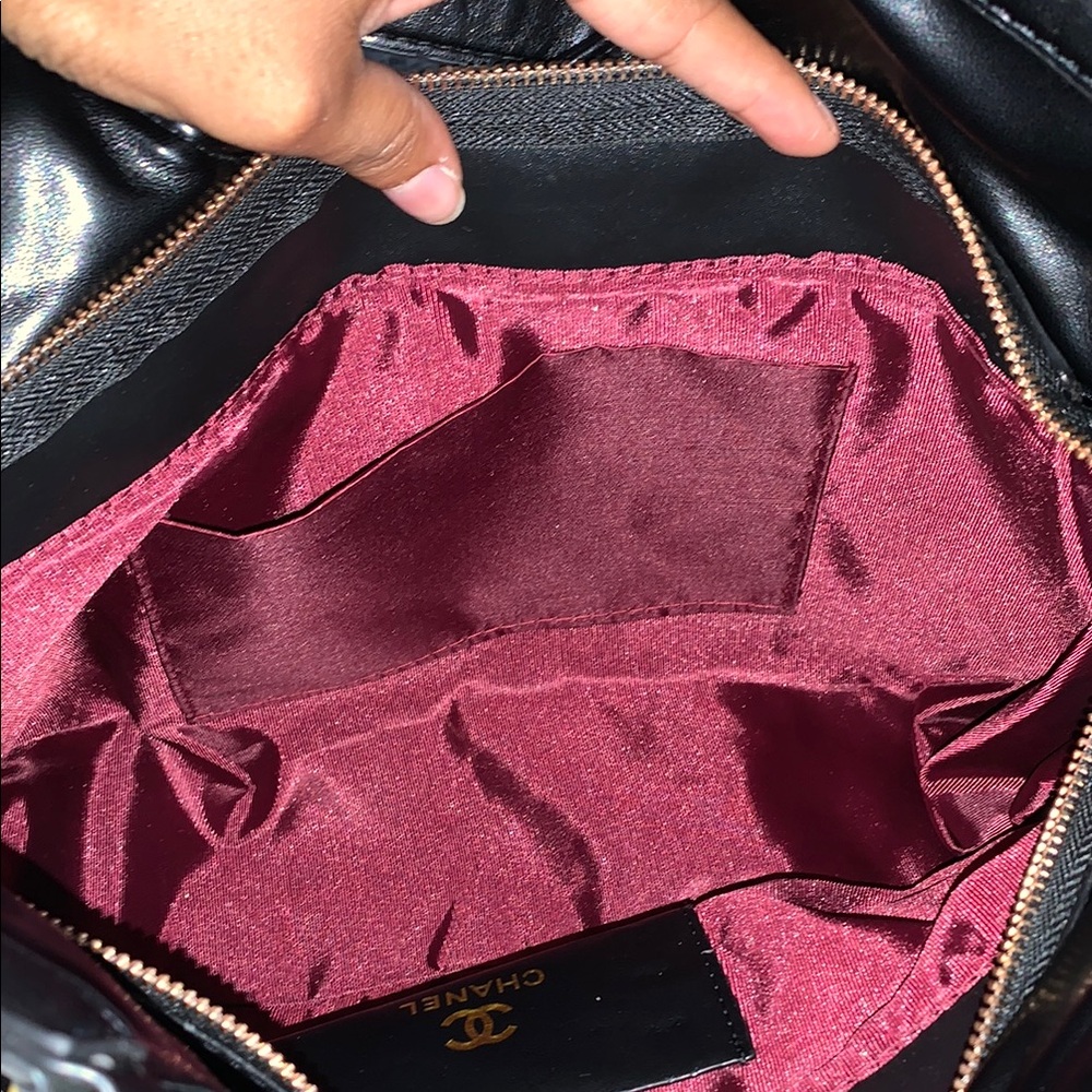 Black and Gold Quilted Shoulder Bag with Chain Straps - Picture 3 of 4